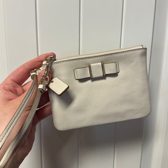 Coach Handbags - Coach Wristlet